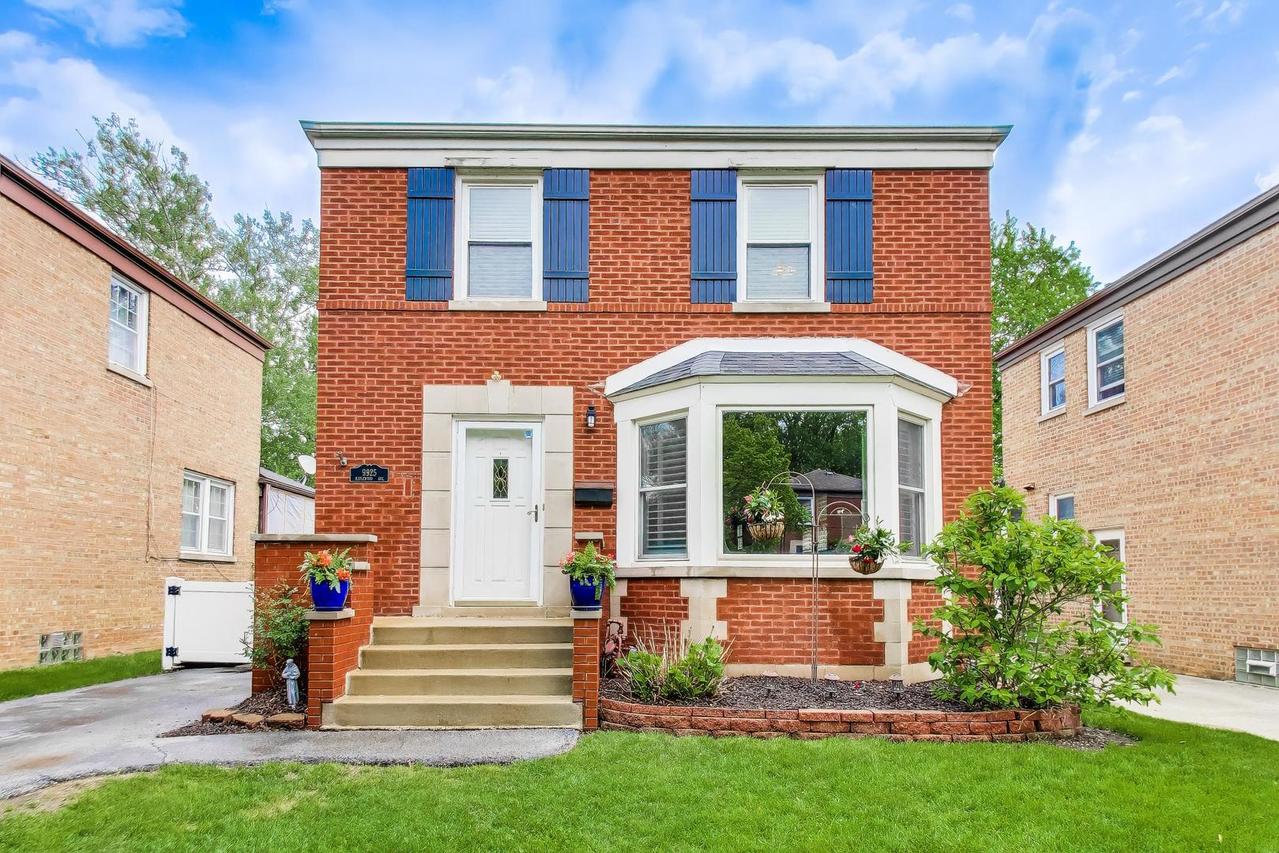 9925 S Maplewood Ave., Chicago, IL 60655