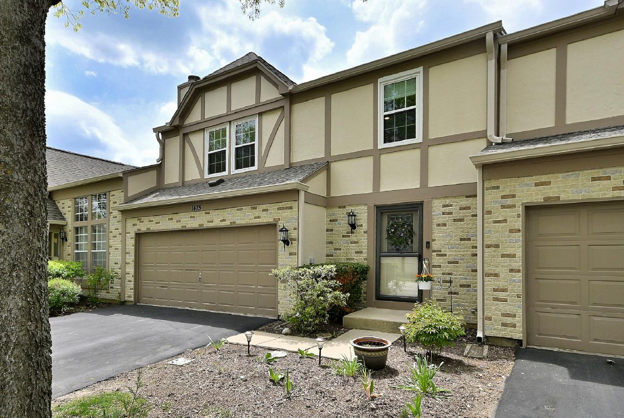 1475 Garnet Cir., Hoffman Estates, IL 60192