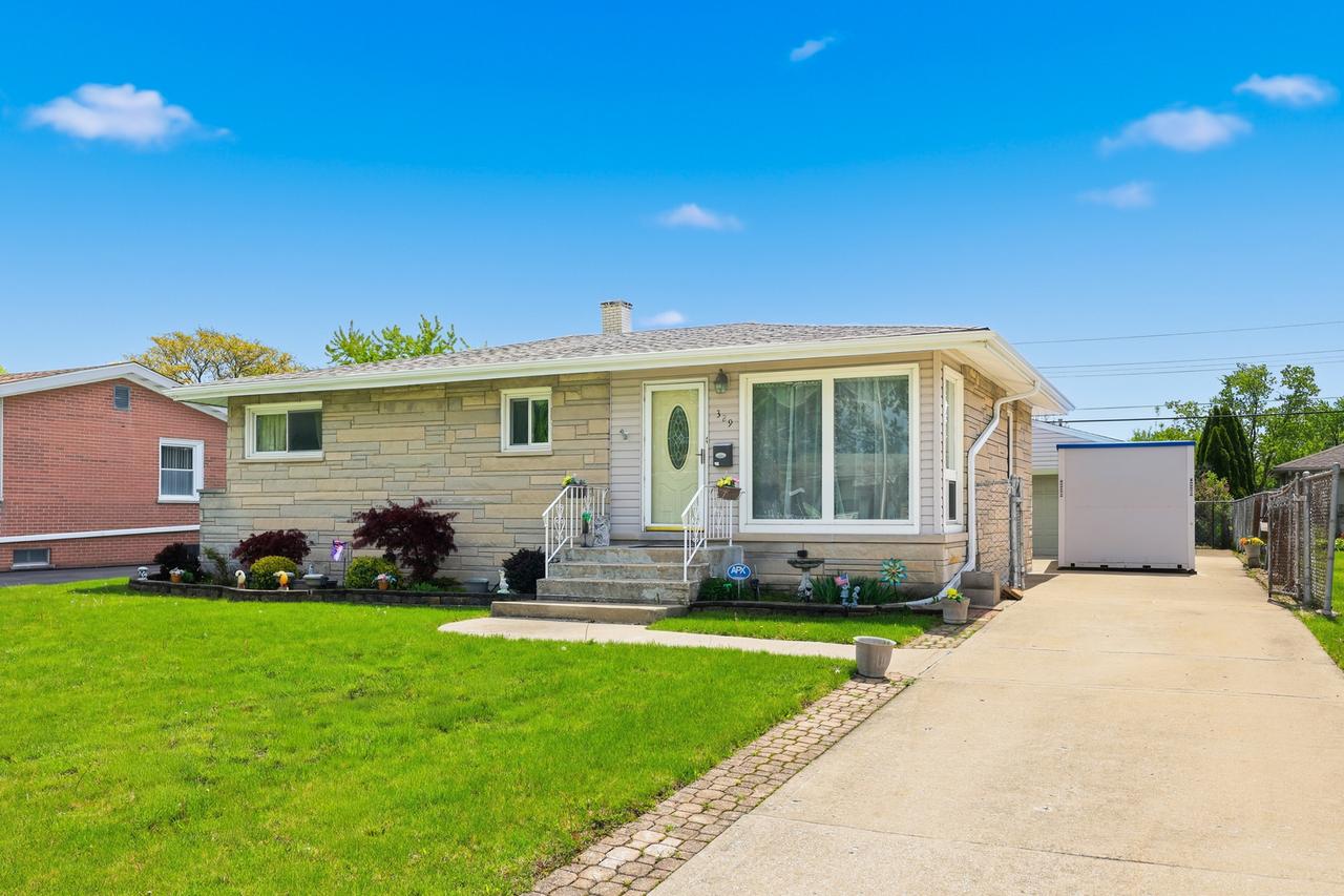 329 E Myrick Ave., Addison, IL 60101
