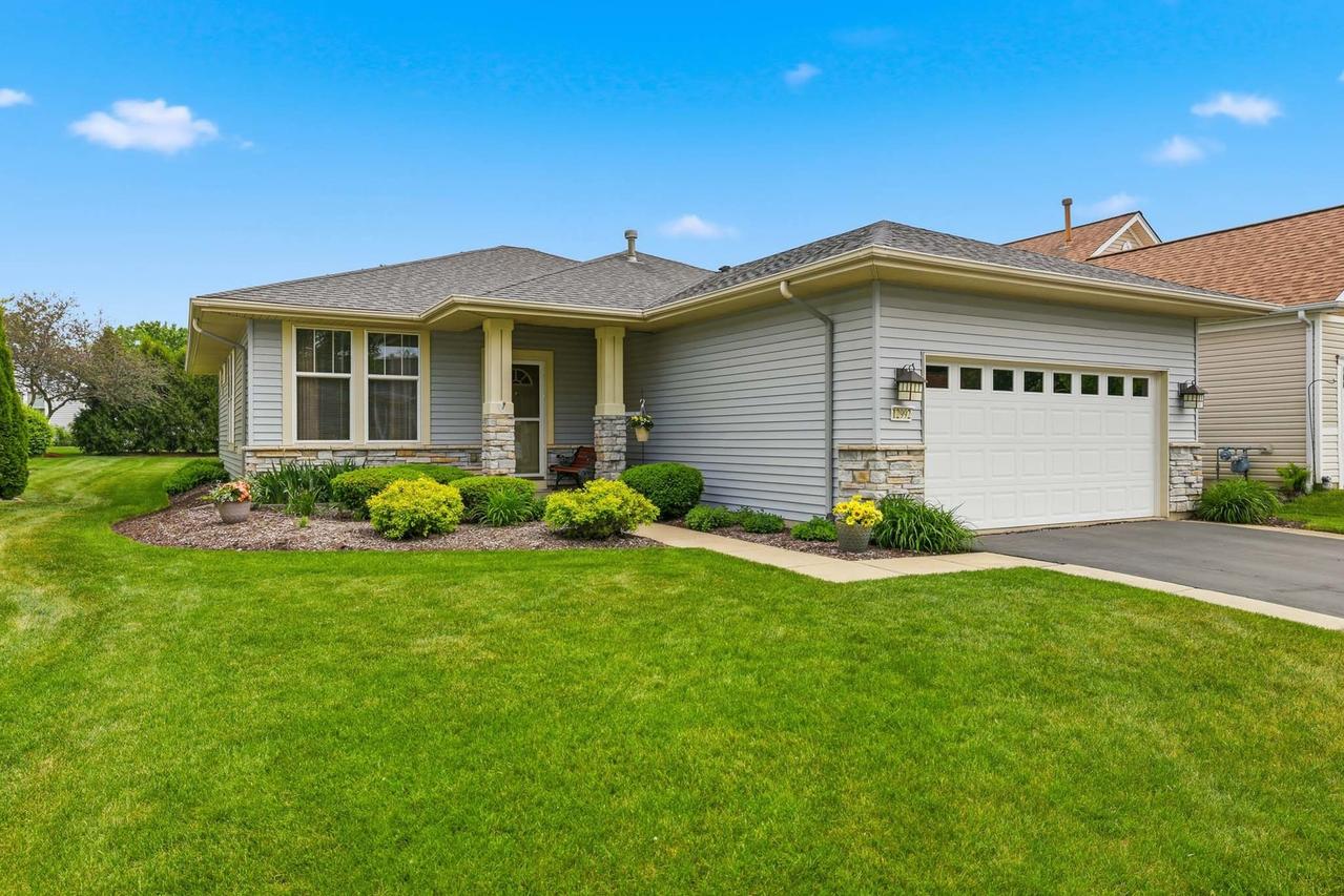 12992 Applewood Dr., Huntley, IL 60142