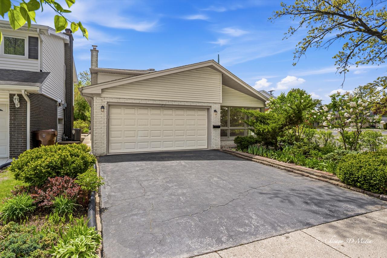 4939 Farwell Ave., Skokie, IL 60077