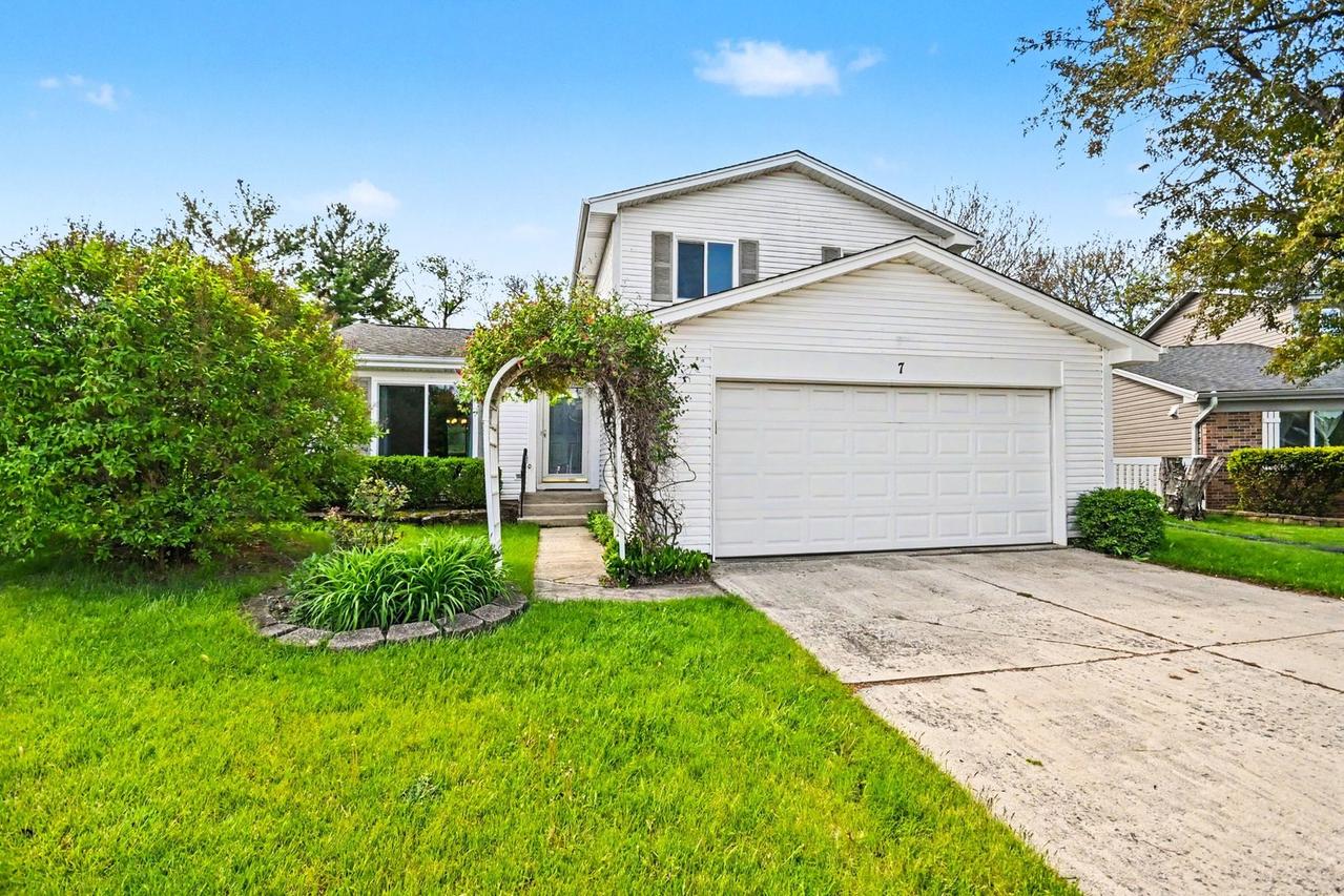 7 Oriole Ct., Woodridge, IL 60517