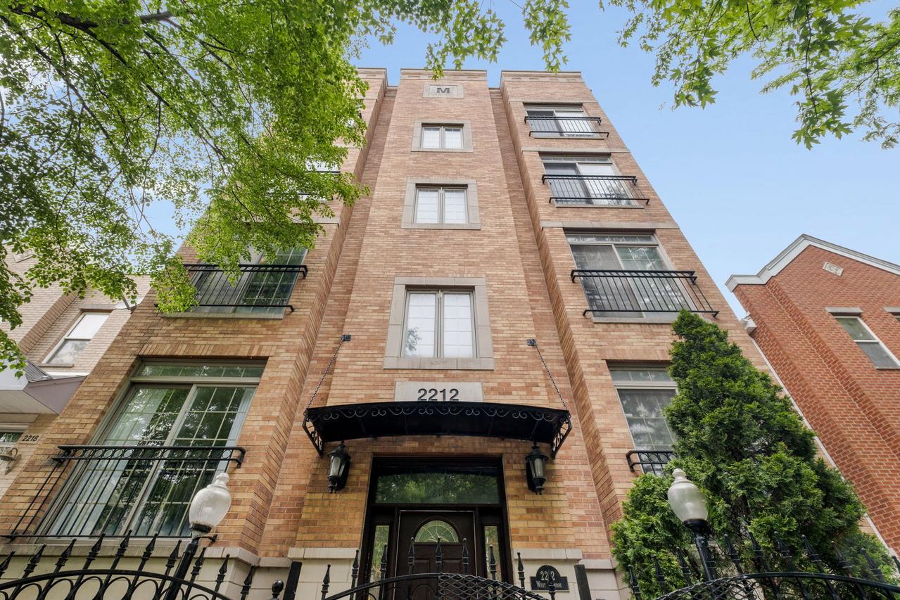 2212 W Monroe St. #2W, Chicago, IL 60612