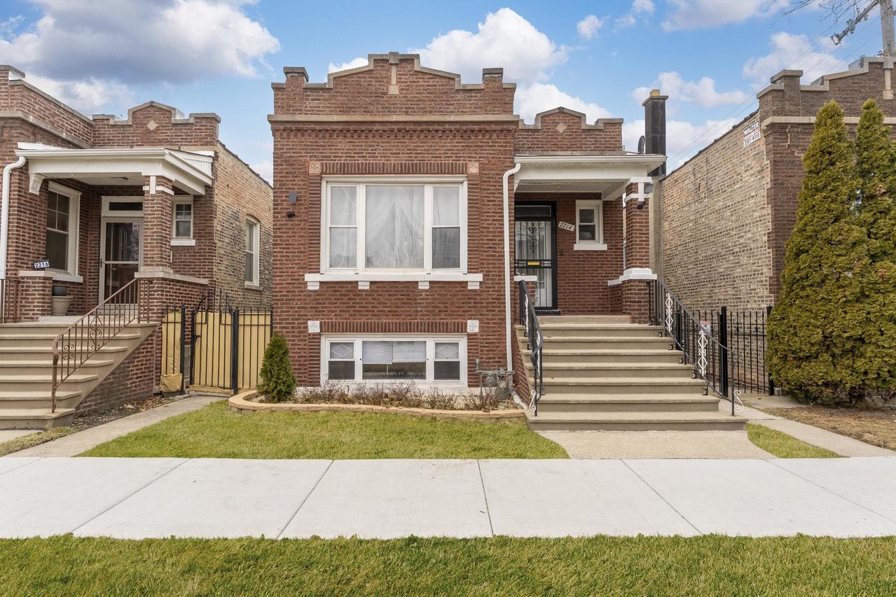 2214 S 61st Ct., Cicero, IL 60804