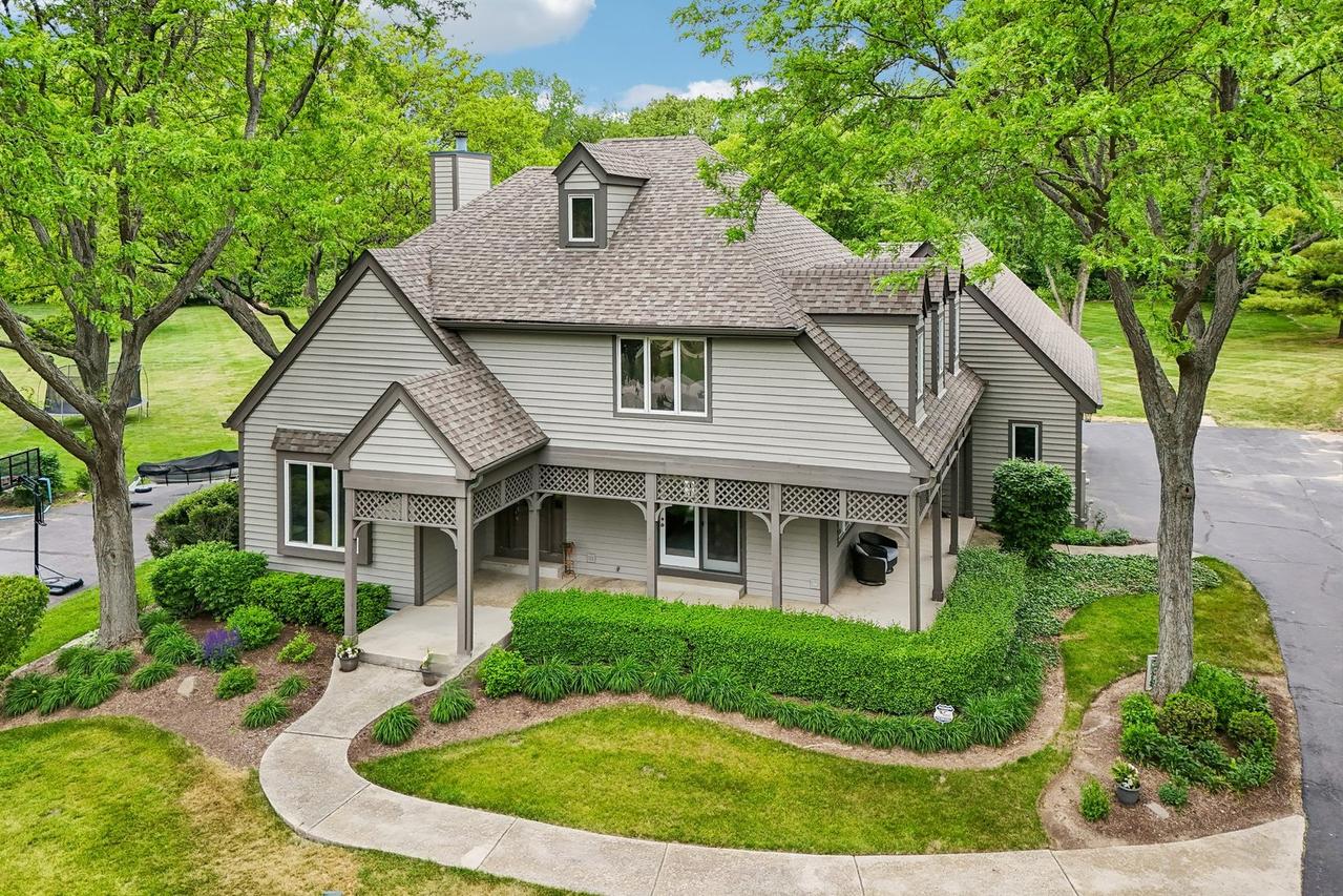 2212 Crystal Way, Crystal Lake, IL 60012