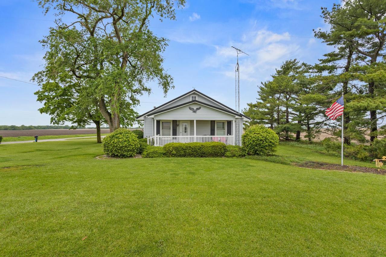 4520 N 600 East Rd., Sidell, IL 61876