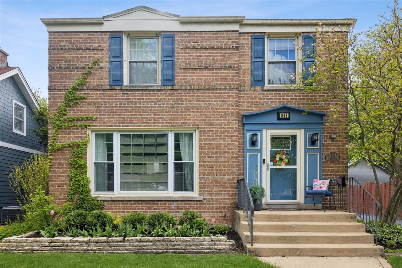 842 Forest Rd., La Grange Park, IL 60526