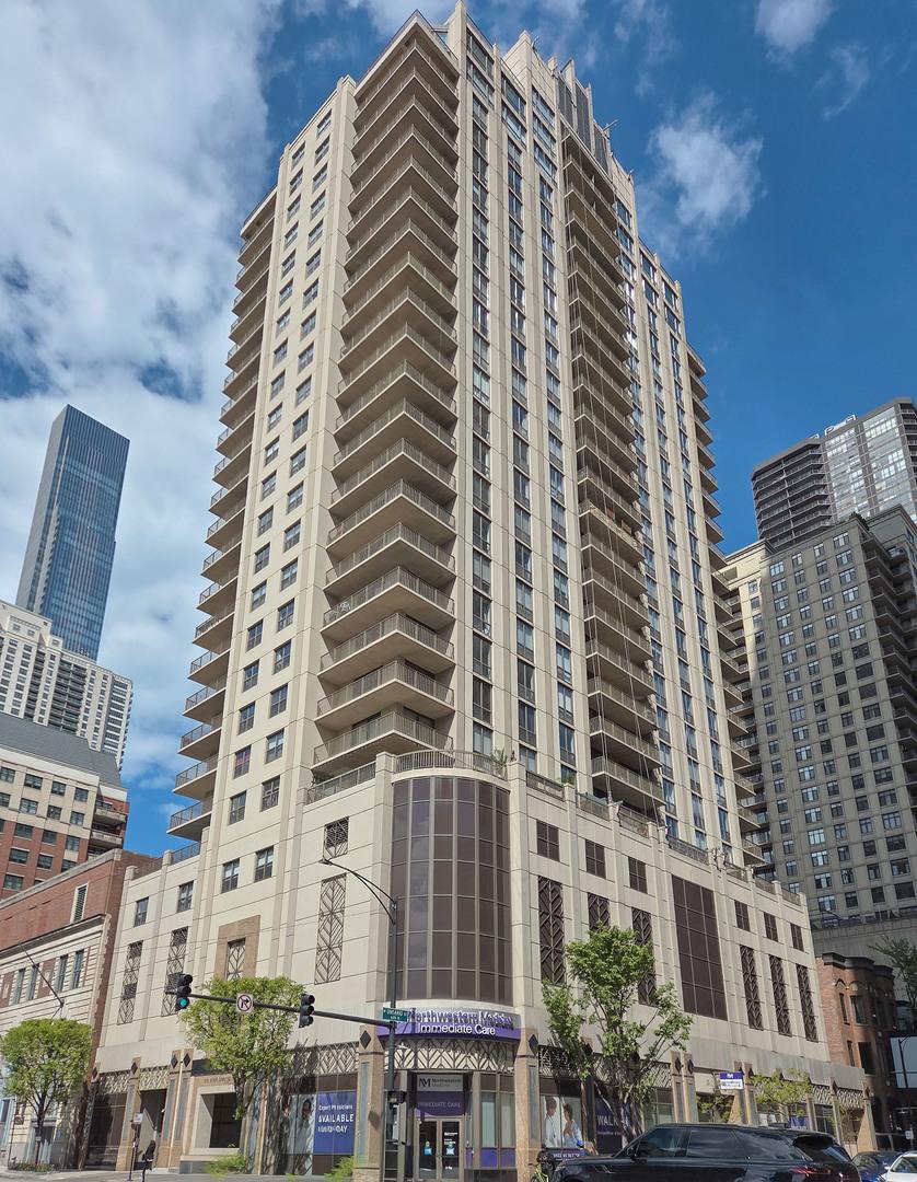 635 N Dearborn St. #701, Chicago, IL 60654