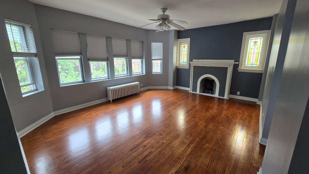 6618 19th St. #9, Berwyn, IL 60402