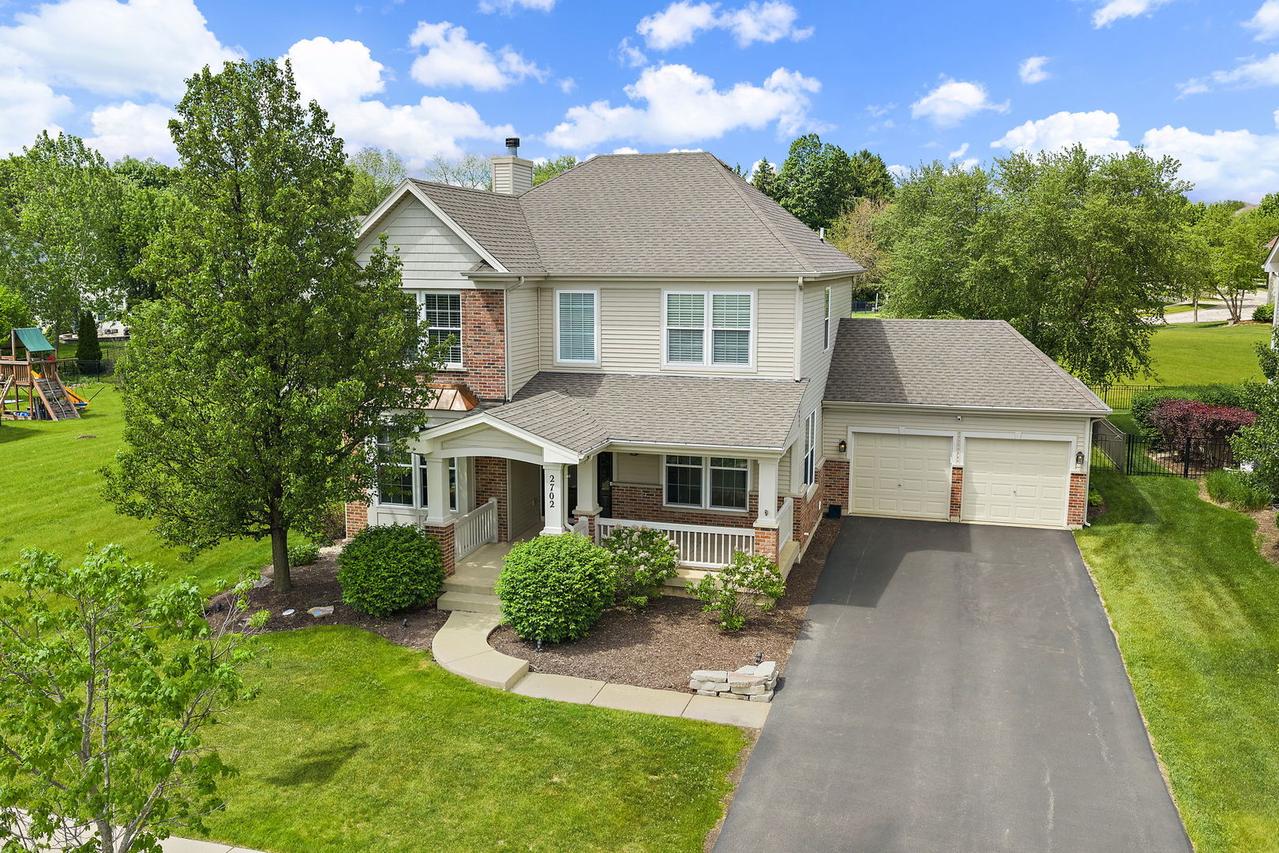 2702 Oak Dr., West Dundee, IL 60118