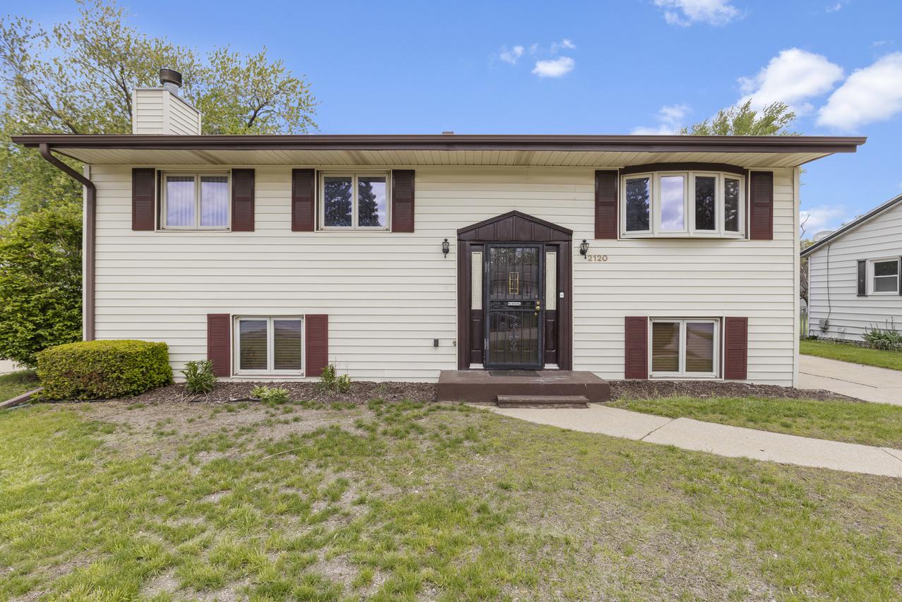 2120 Coronet Rd., Loves Park, IL 61111