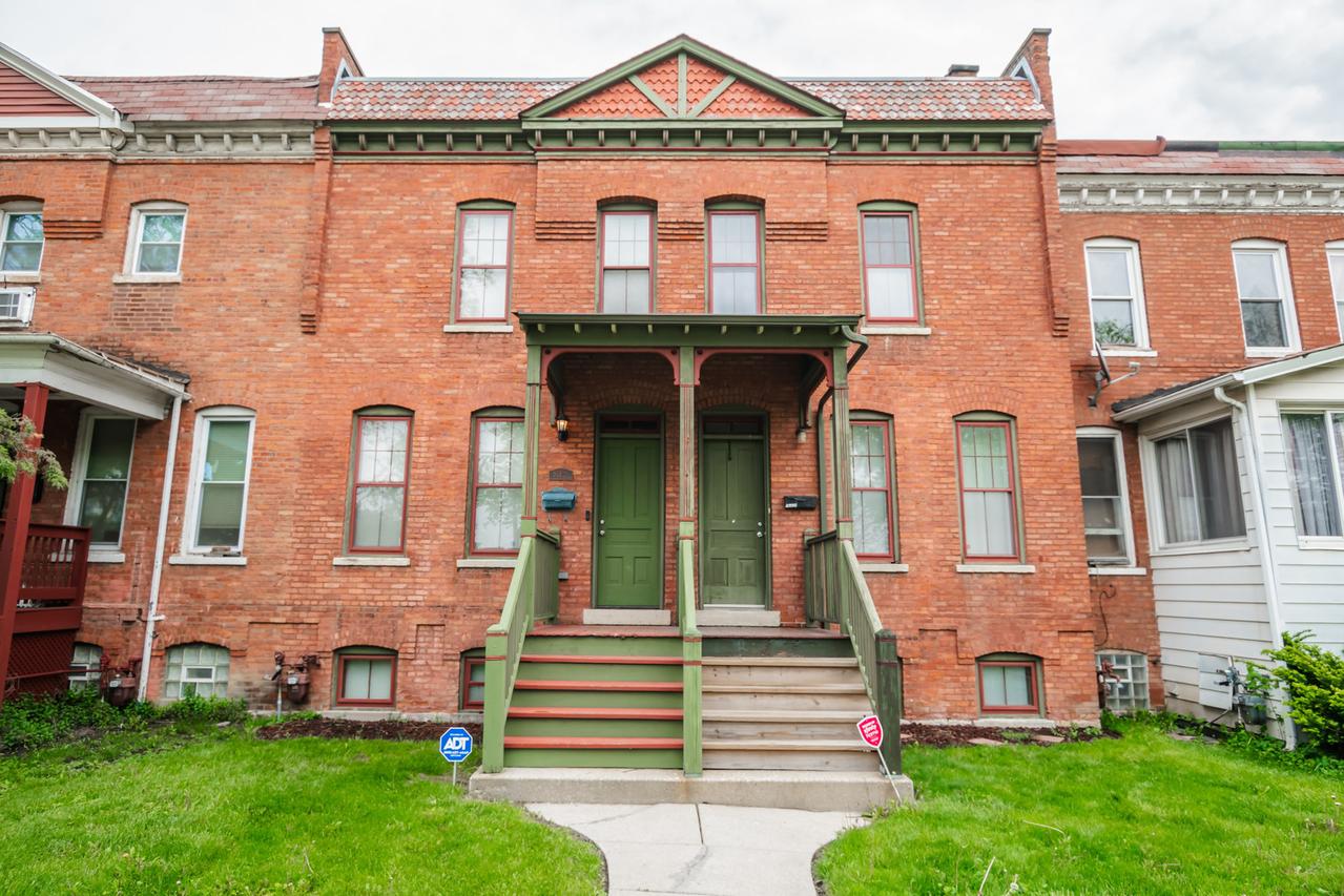 10433 S Corliss Ave., Chicago, IL 60628