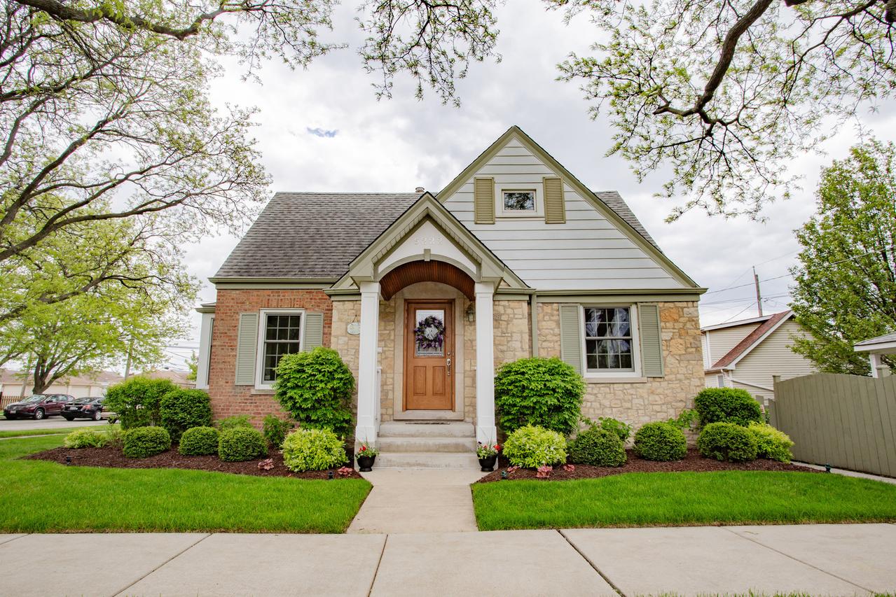 5222 N Oriole Ave., Chicago, IL 60656