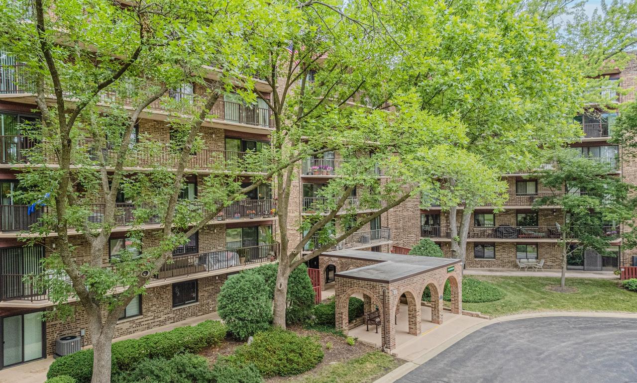 35 S Baybrook Dr. #610, Palatine, IL 60074