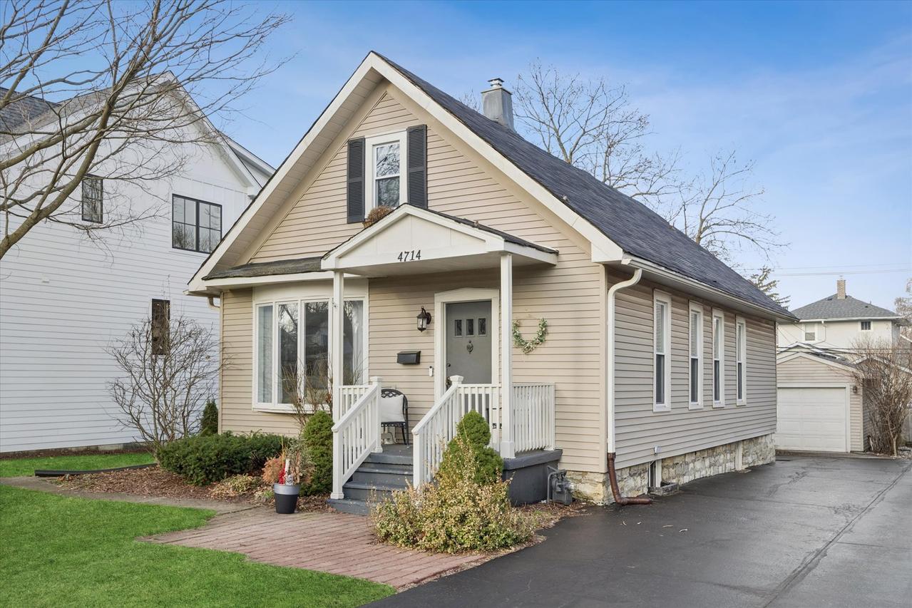 4714 Highland Ave., Downers Grove, IL 60515