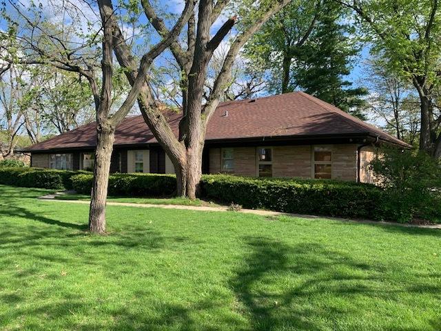 16 Greenridge Rd., Elgin, IL 60120