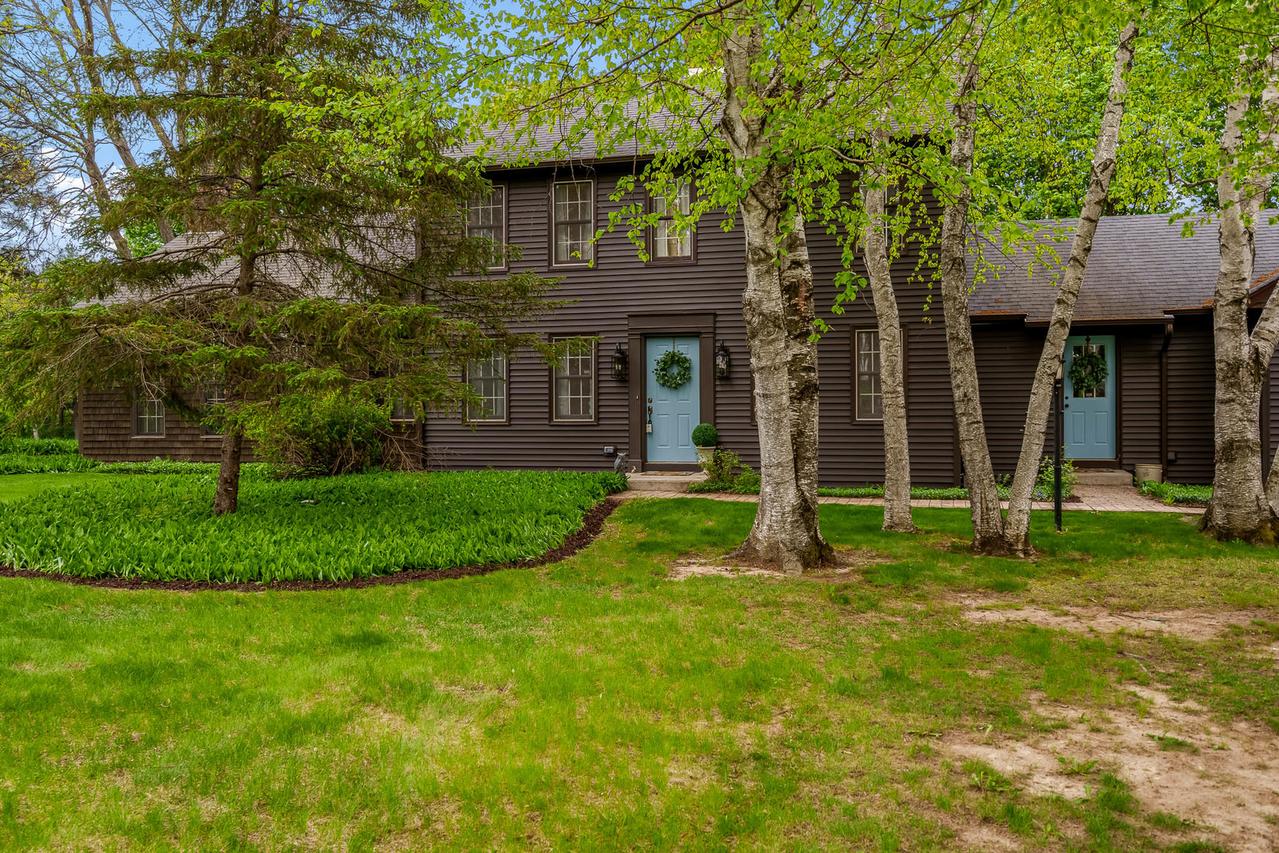 10562 Town Hall Rd., Belvidere, IL 61008