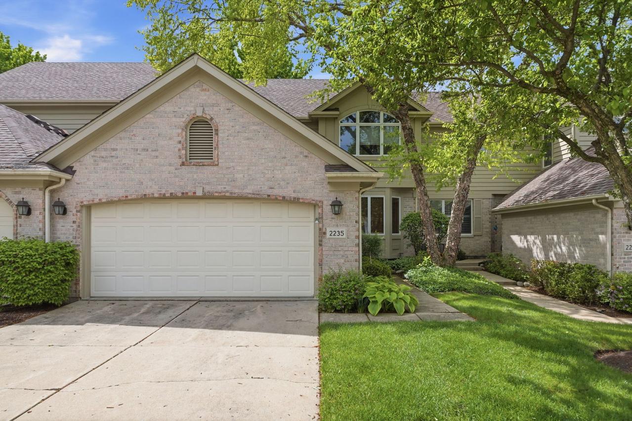 2235 Tamarack Dr., Downers Grove, IL 60515