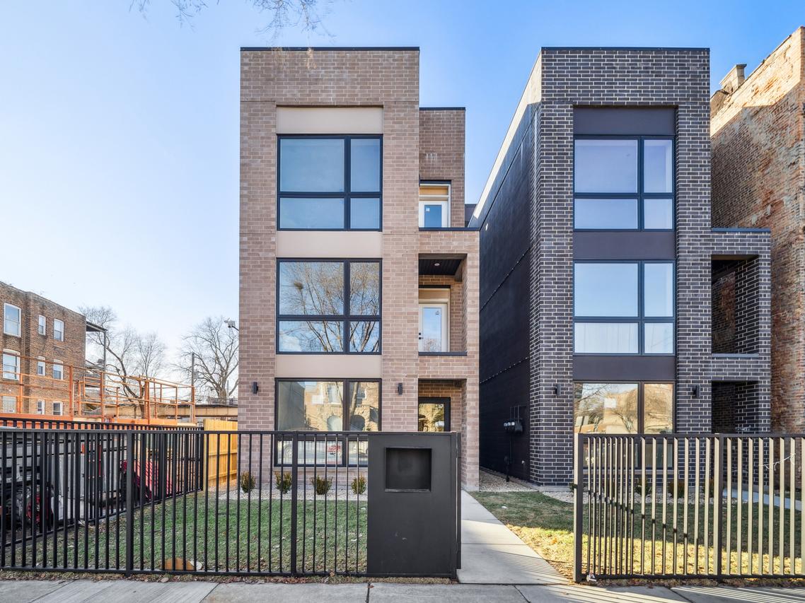 4208 S Calumet Ave. #301, Chicago, IL 60653