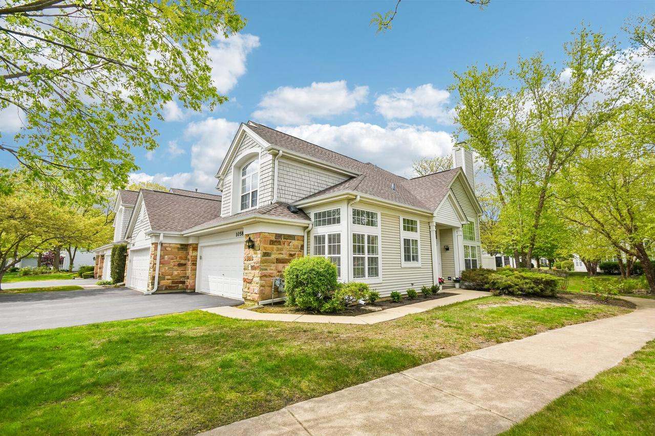 1058 Providence Ln., Buffalo Grove, IL 60089