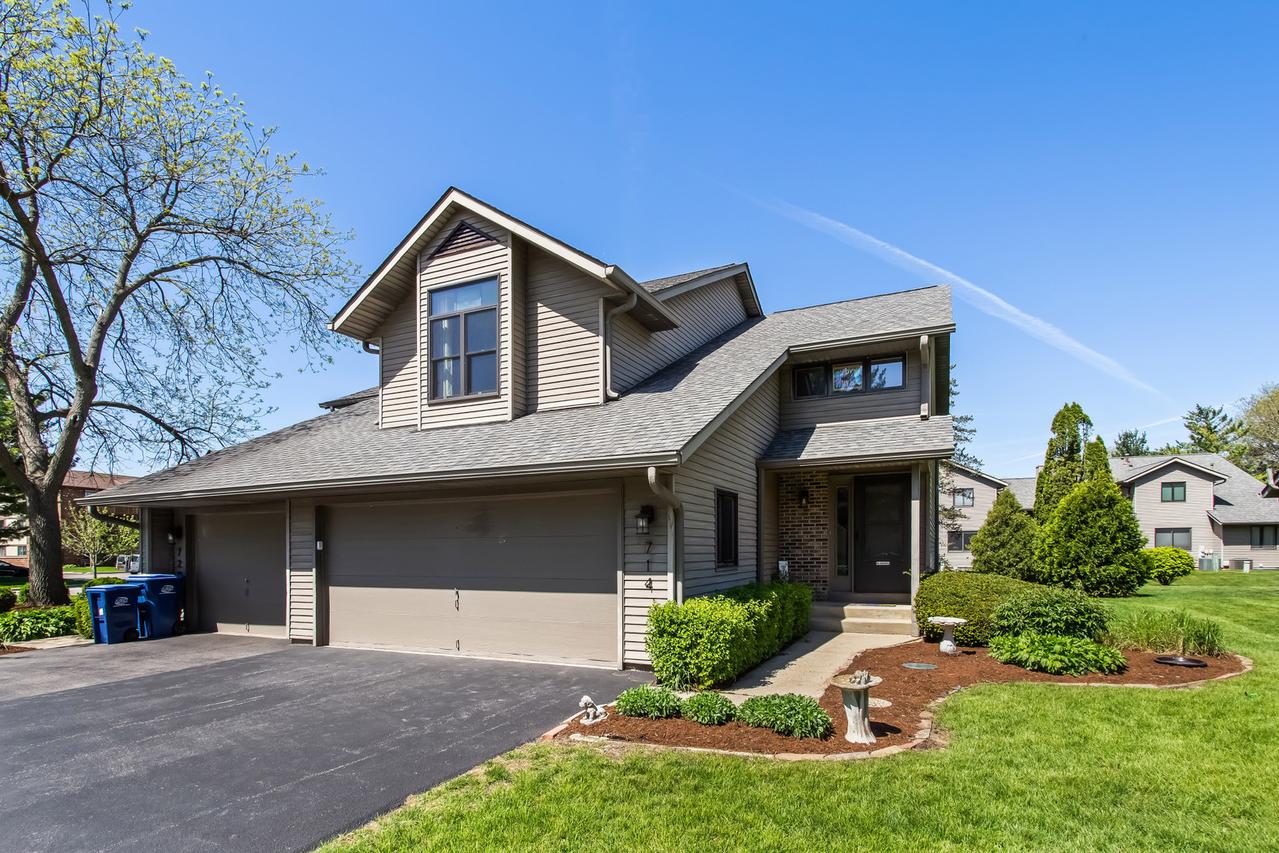 714 Eletson Dr., Crystal Lake, IL 60014