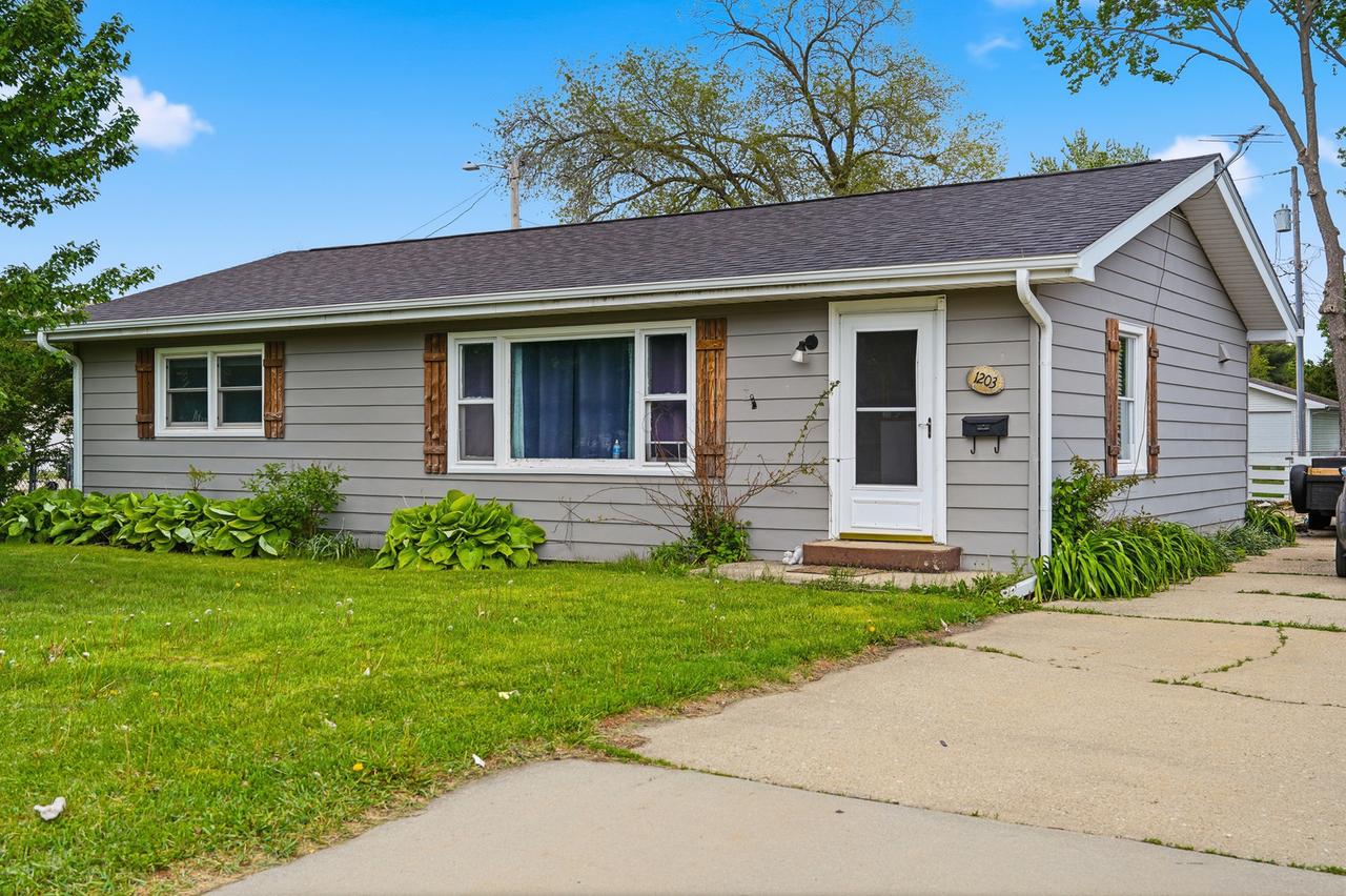 1203 10th Ave., Rock Falls, IL 61071