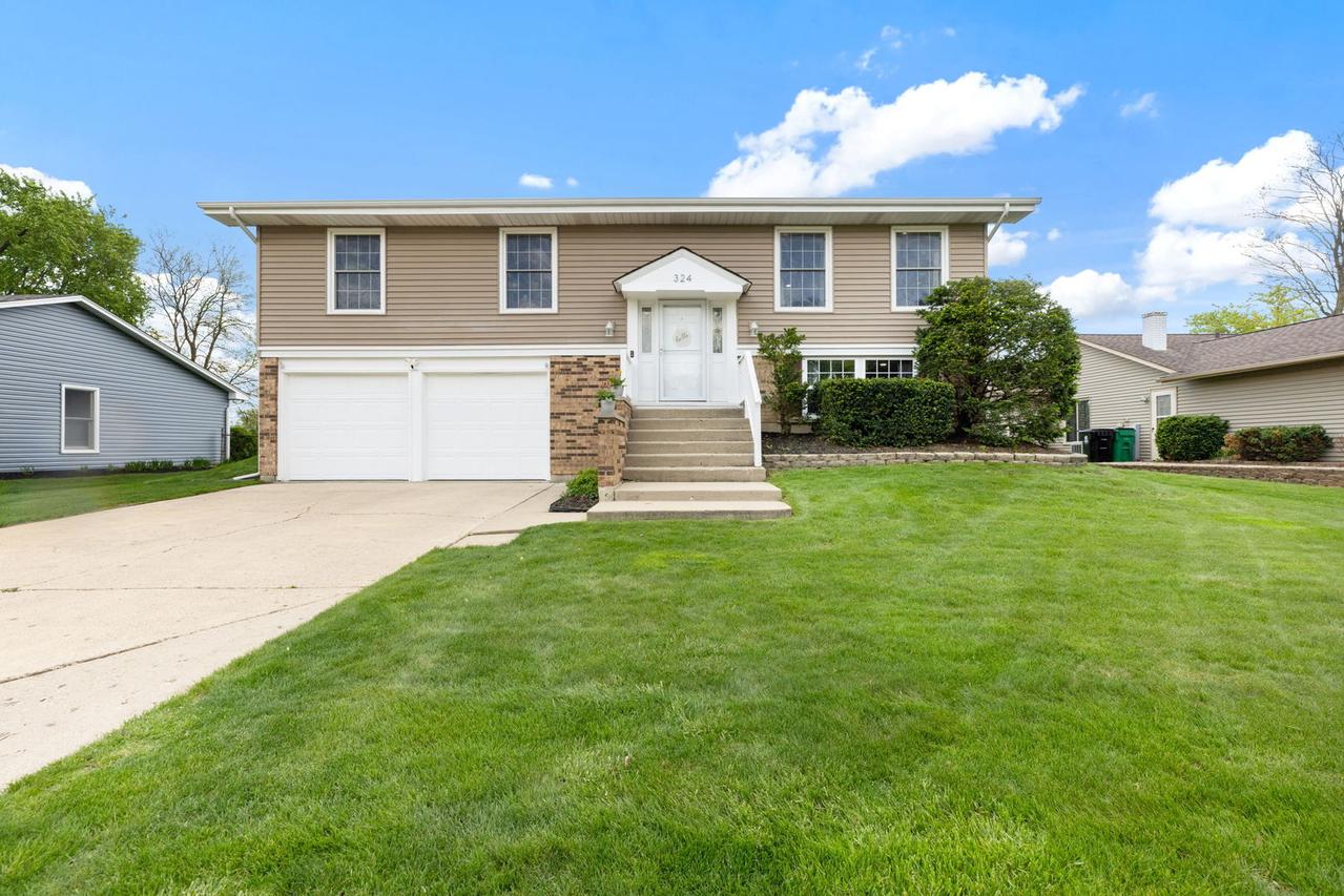 324 Byron Ave., Bloomingdale, IL 60108