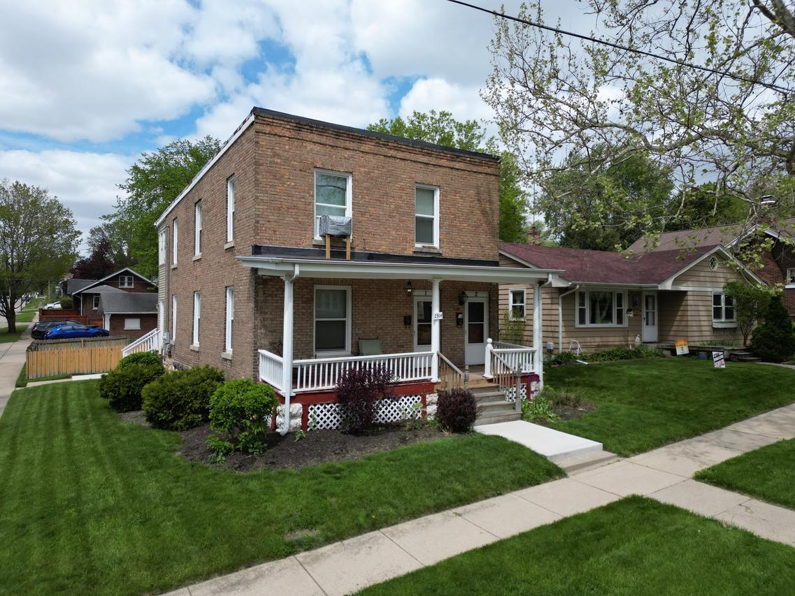 2304 17th Ave., Rockford, IL 61104