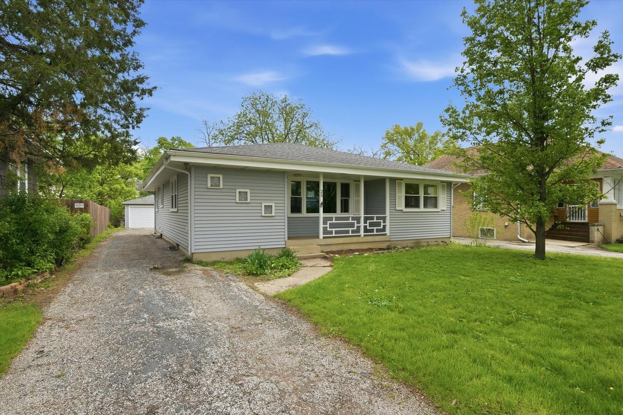 25 S Illinois Ave., Villa Park, IL 60181