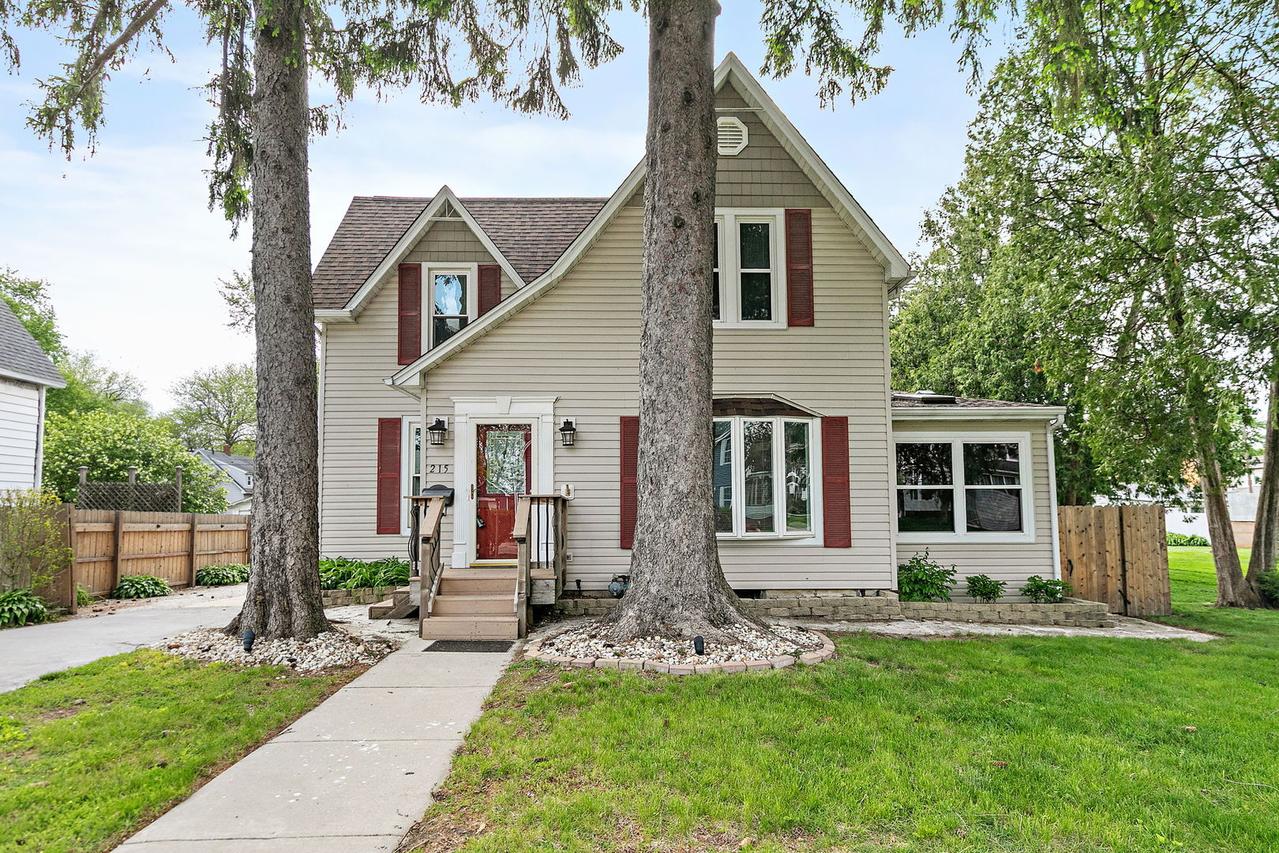 215 Evans Ave., Dekalb, IL 60115