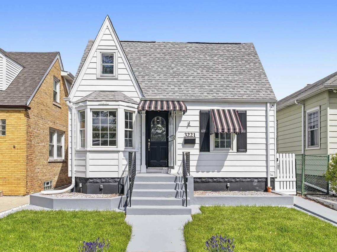 3221 N Opal Ave., Chicago, IL 60634