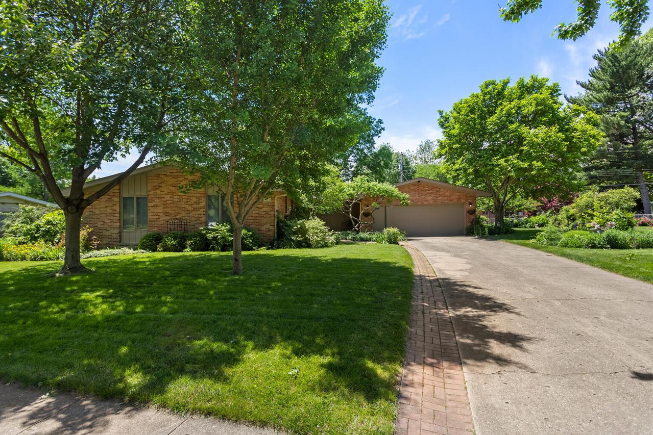 1705 Salem Rd., Champaign, IL 61821