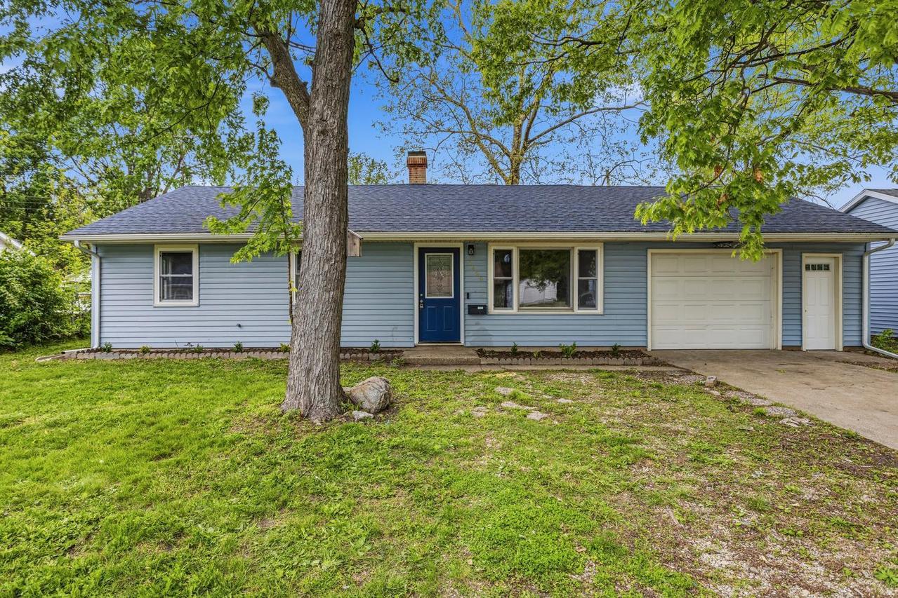 1429 Holly Hill Dr., Champaign, IL 61821
