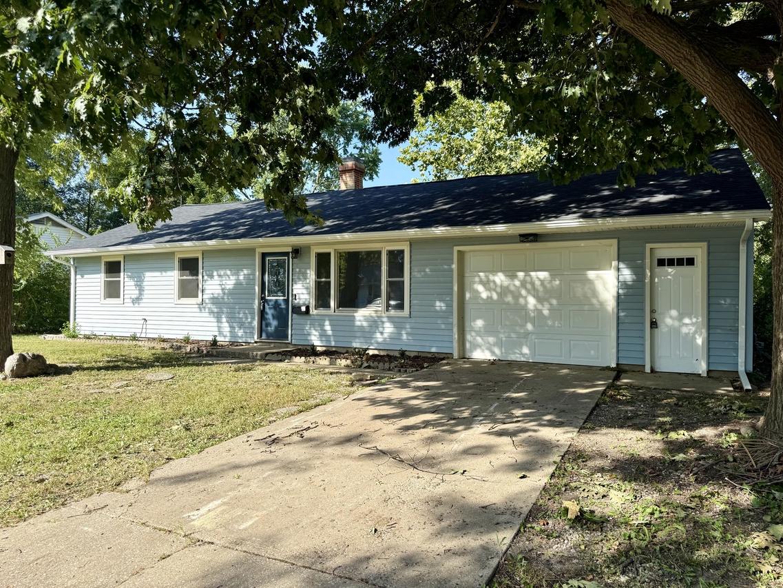 1429 Holly Hill Dr., Champaign, IL 61821