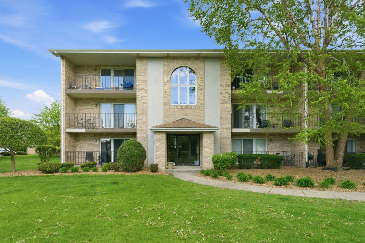 15809 S 76th Ave. #2F, Orland Park, IL 60462