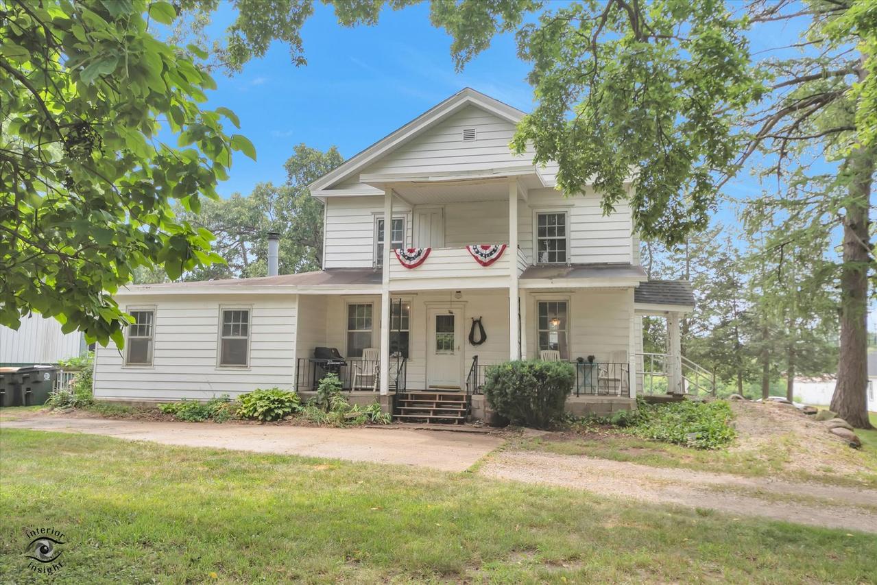 8 Bristol Ridge Rd., Bristol, IL 60512