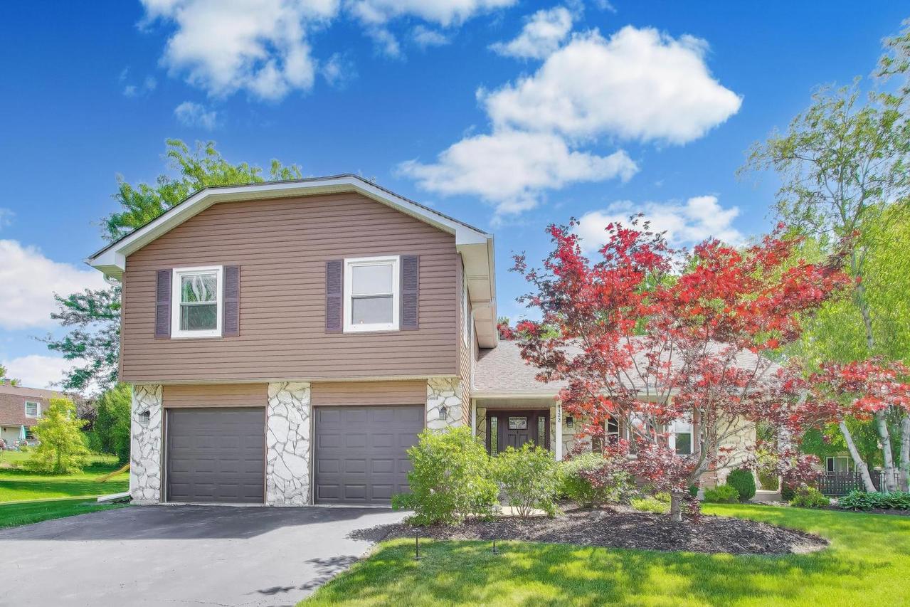 4122 Crimson Dr., Hoffman Estates, IL 60192