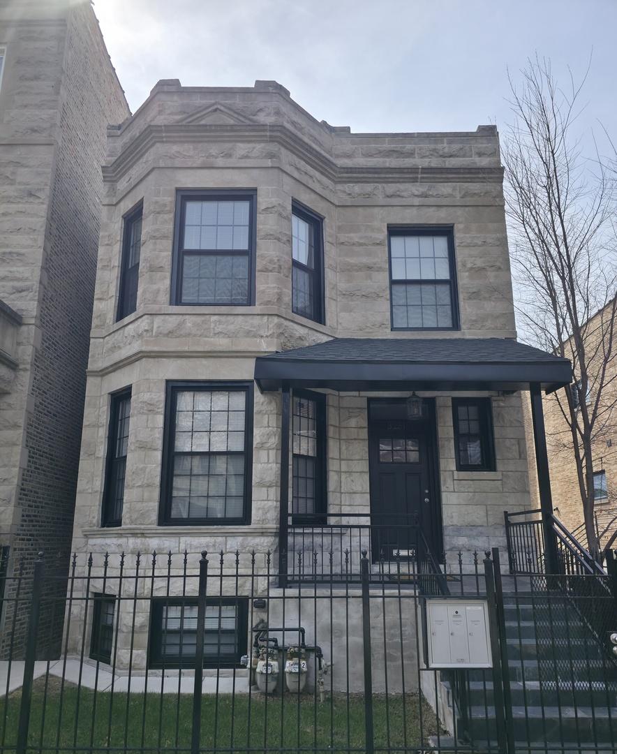 3251 W Evergreen Ave., Chicago, IL 60651