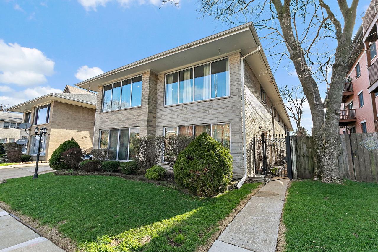 1111 N Harlem Ave. #2A, Oak Park, IL 60302