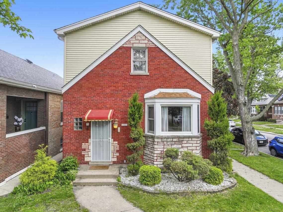 3221 Scoville Ave., Berwyn, IL 60402