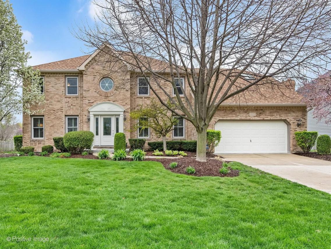 1432 Terrance Dr., Naperville, IL 60565