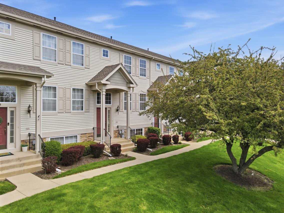 2865 N Augusta Dr., Wadsworth, IL 60083
