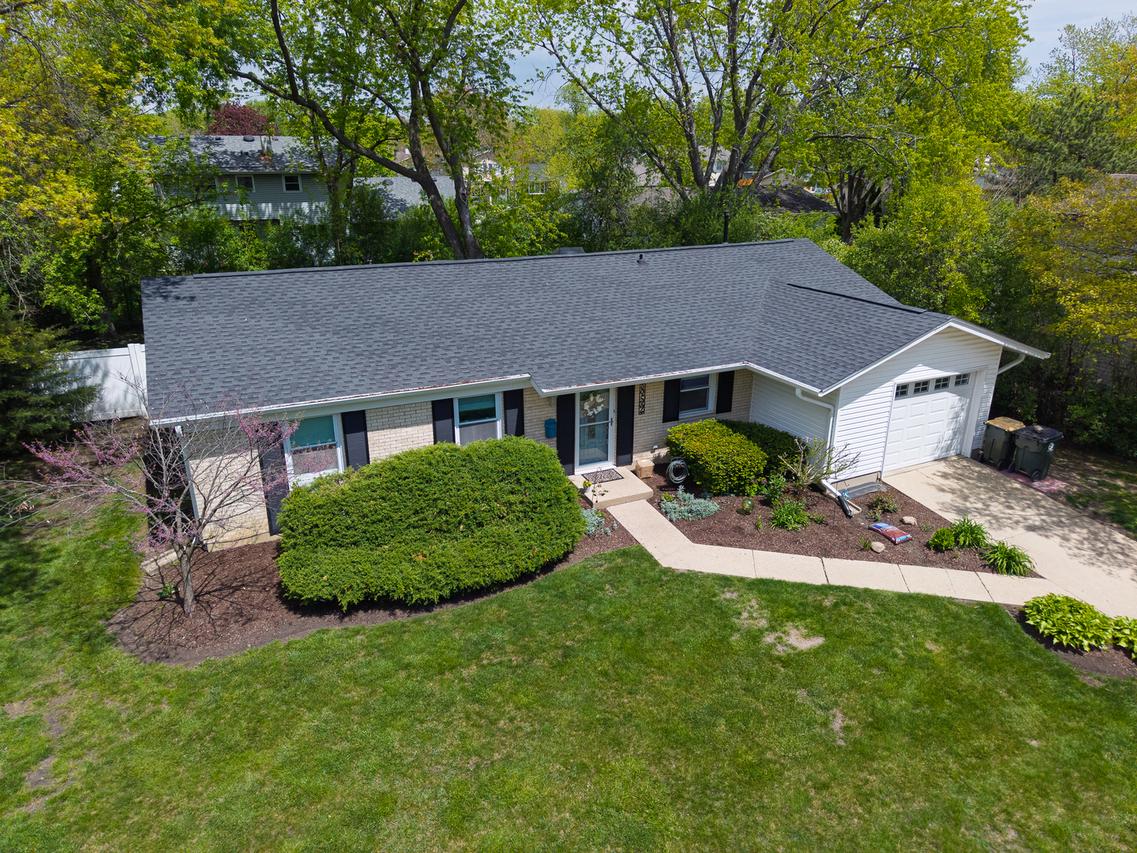 852 E Anderson Dr., Palatine, IL 60074