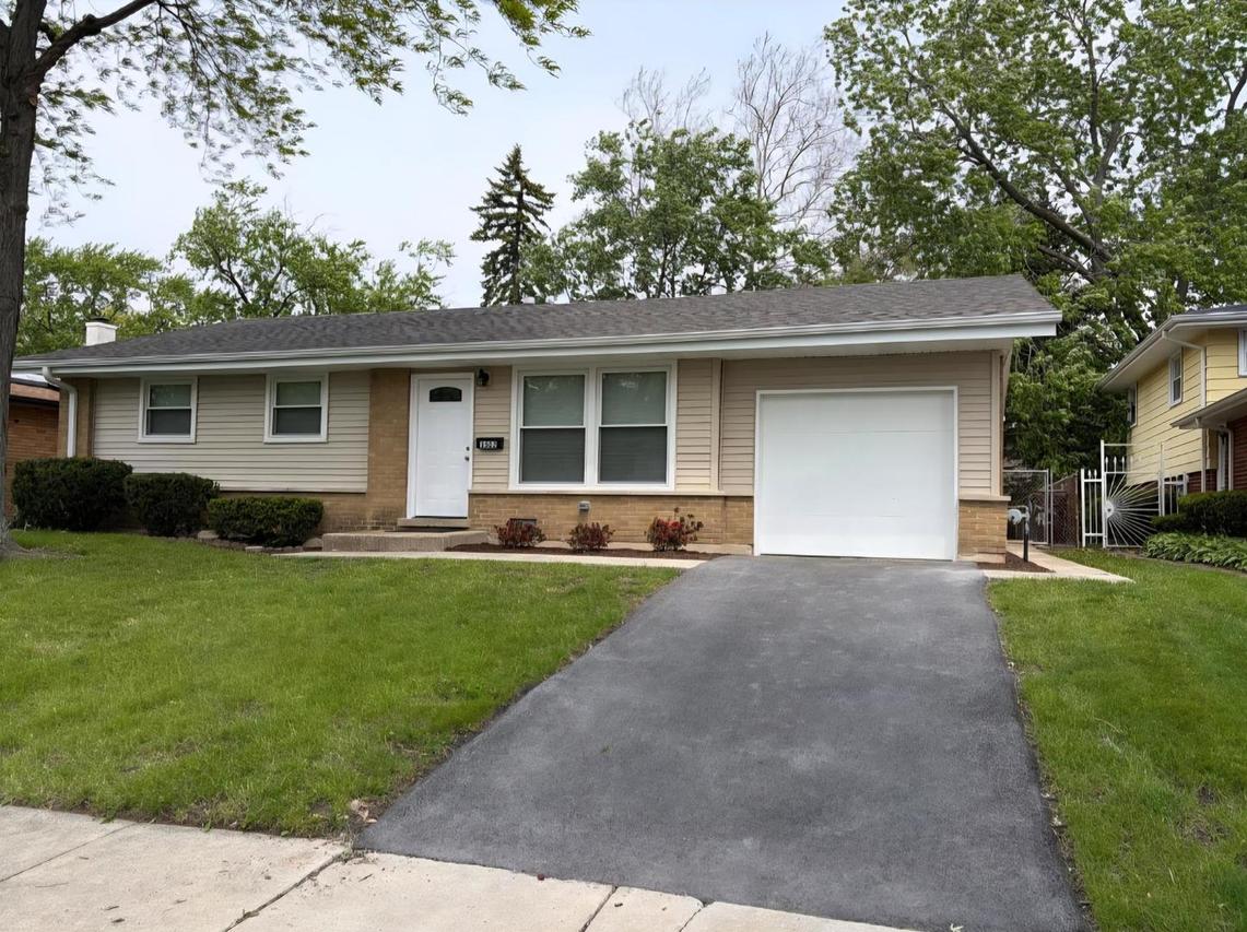 3502 Woodworth Pl., Hazel Crest, IL 60429