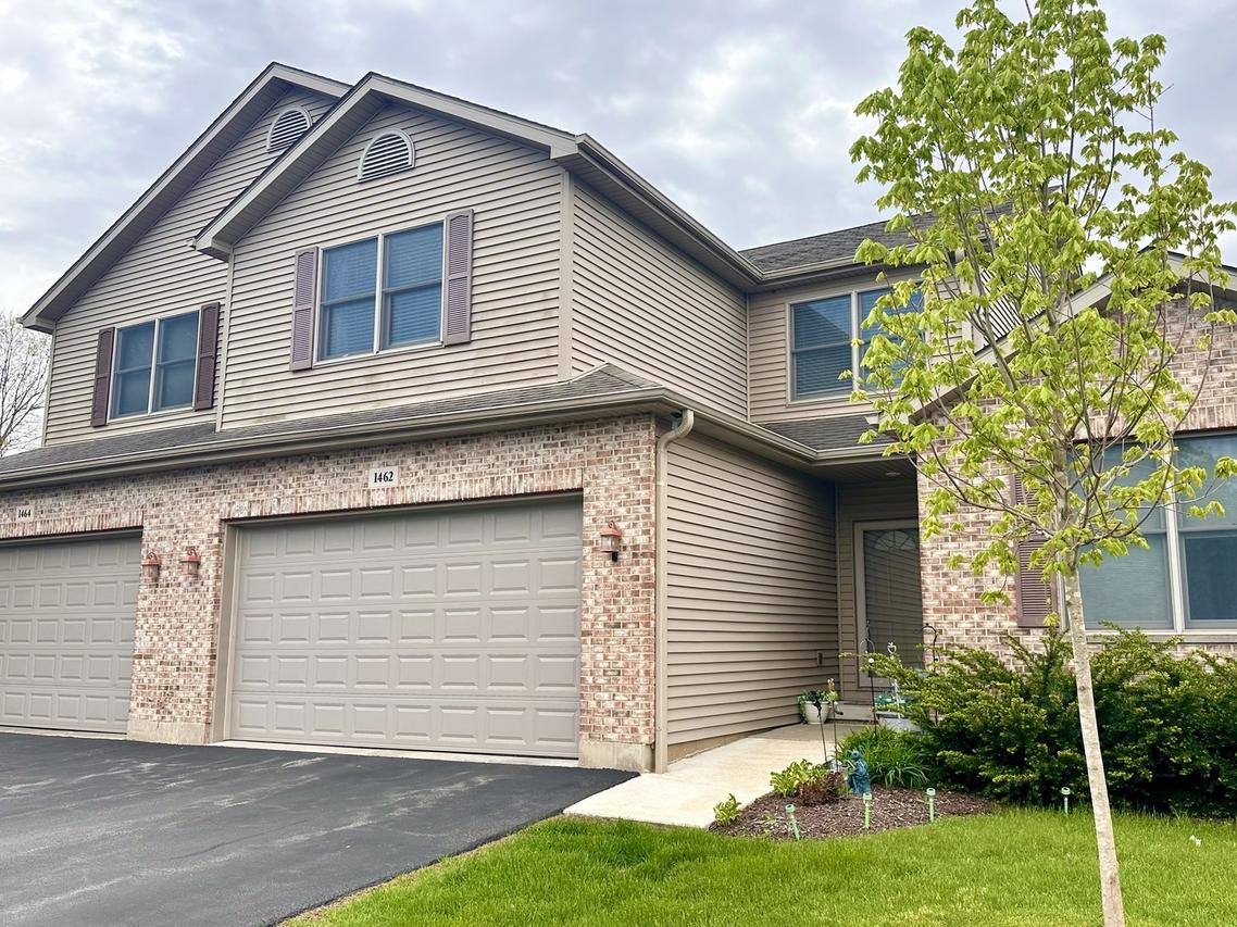 1462 Ridge Dr., Sycamore, IL 60178