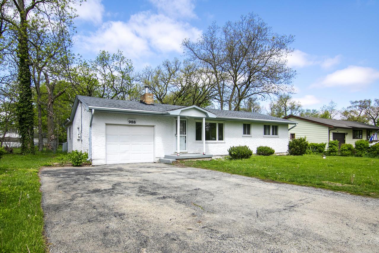 988 Spruce Ln., St. Anne, IL 60964