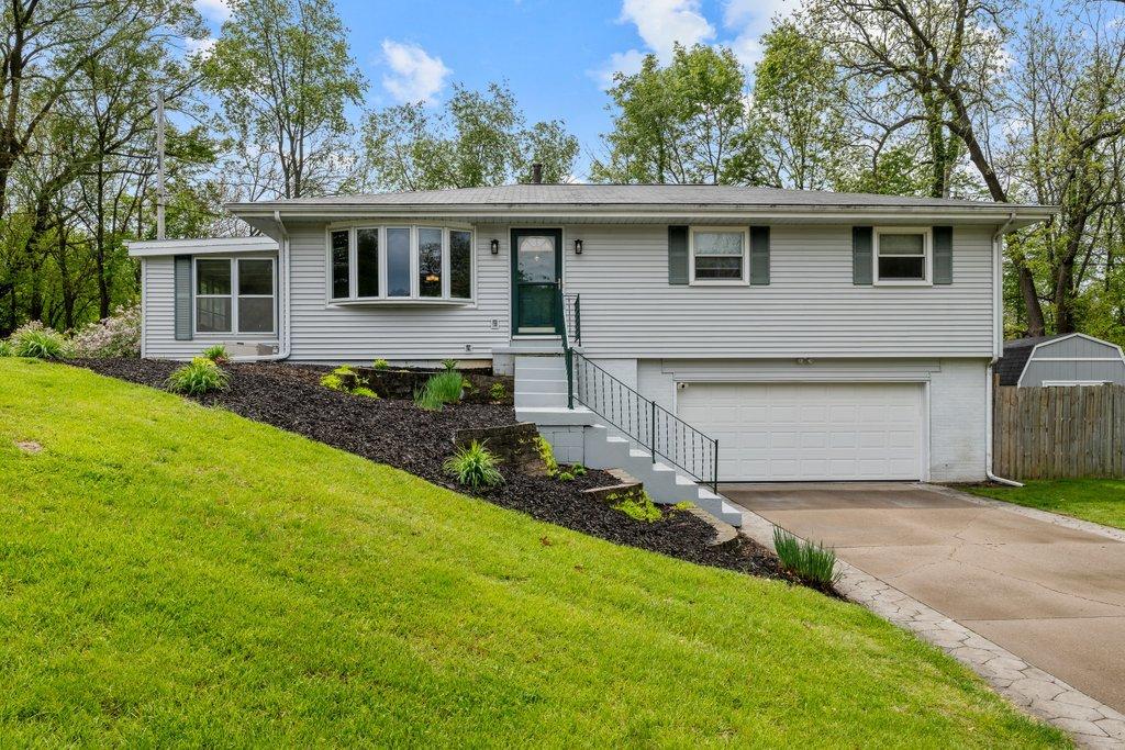 2234 Oakwood Ct., East Moline, IL 61244