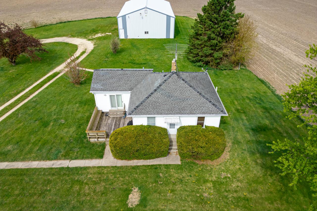 21137 Fenstermaker Rd., Sycamore, IL 60178