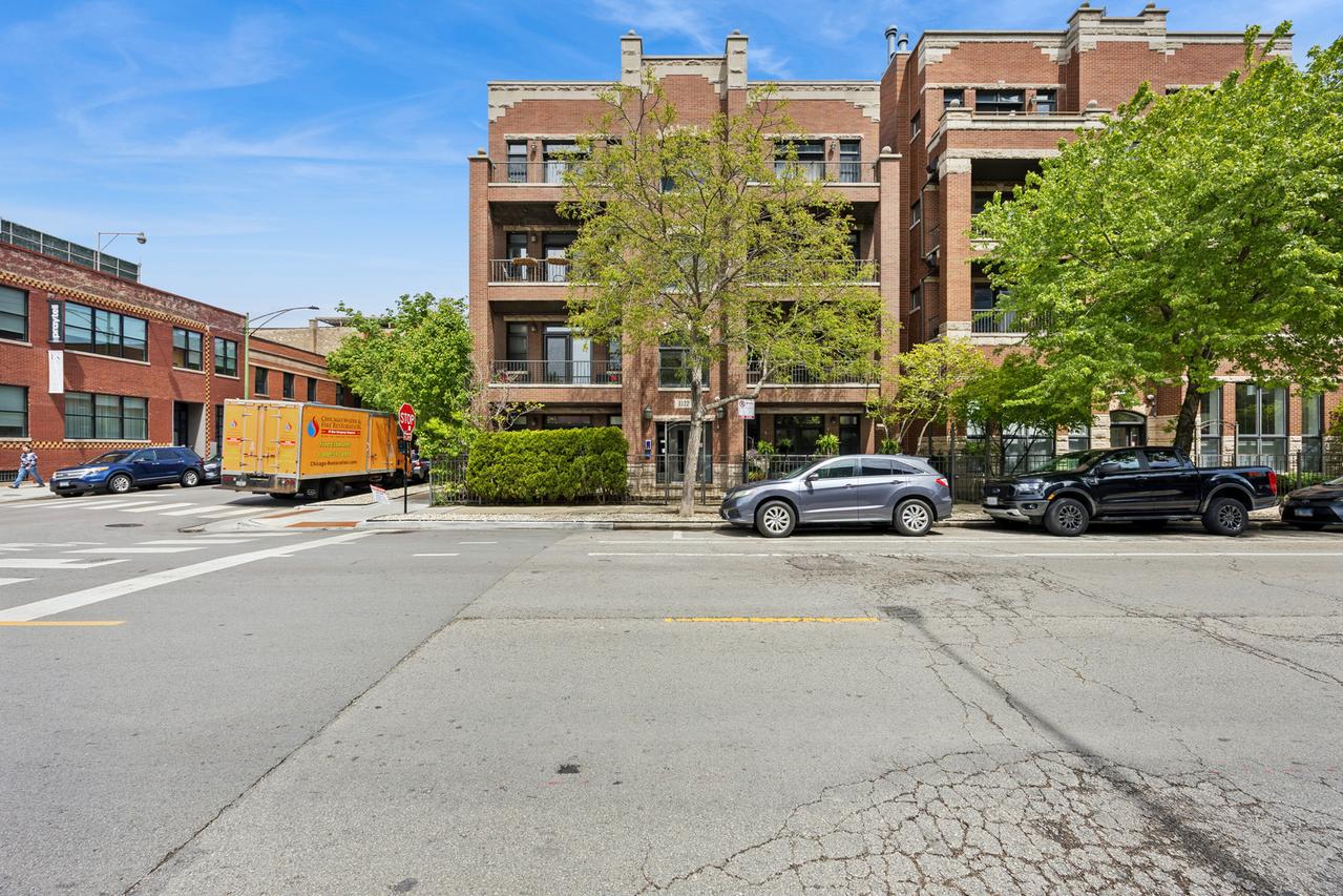 1122 W Hubbard St. #3E, Chicago, IL 60642