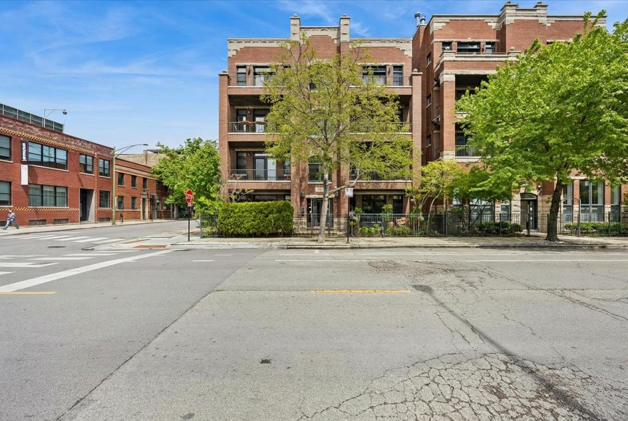 1122 W Hubbard St. #3E, Chicago, IL 60642